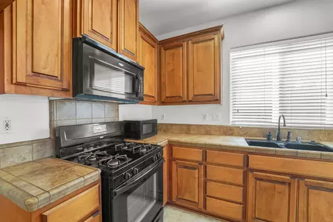 Kitchen - 2313 Kiska Dr, Modesto, CA 95355 photo 3 of 6