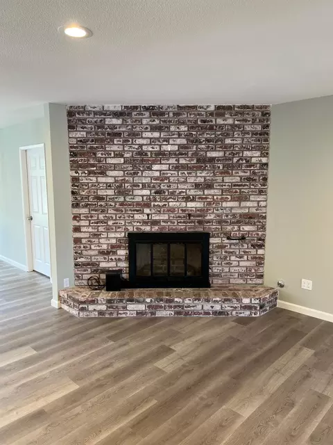 Living - 1225 Jill Ln, Modesto, CA 95355 photo 2 of 4