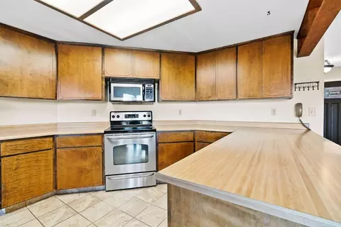 Kitchen - 2450 Cascade Trl, Cool, CA 95614 photo 4 of 10