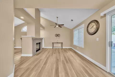 Living - 1904 Cobblestone Mnr, Modesto, CA 95355 photo 7 of 8