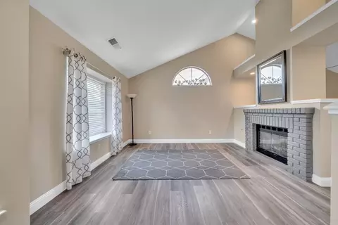 Living - 1904 Cobblestone Mnr, Modesto, CA 95355 photo 2 of 8