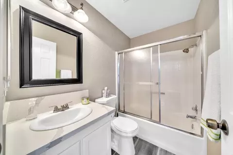 Bath - 1904 Cobblestone Mnr, Modesto, CA 95355 photo 1 of 3