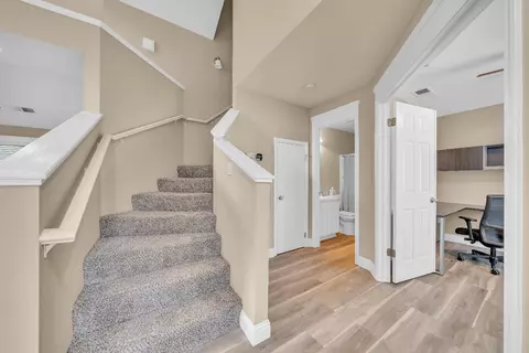 Entry Way - 1904 Cobblestone Mnr, Modesto, CA 95355 photo 2 of 2