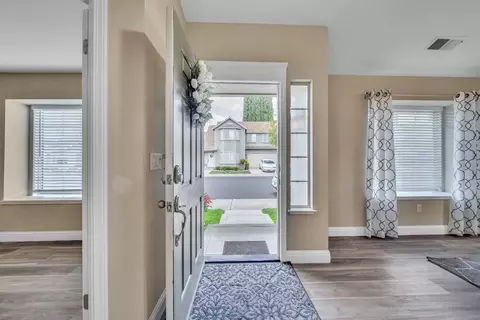 Entry Way - 1904 Cobblestone Mnr, Modesto, CA 95355 photo 1 of 2