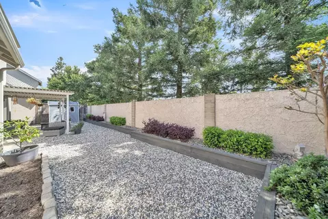 Exterior - 1904 Cobblestone Mnr, Modesto, CA 95355 photo 9 of 16
