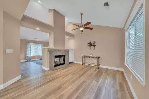 Living - 1904 Cobblestone Mnr, Modesto, CA 95355 photo 6 of 8