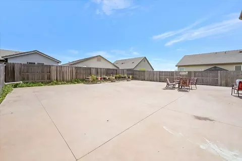 Exterior - 841 White Oak Dr, Williams, CA 95987 photo 6 of 8