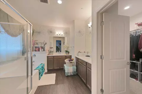 Bath - 841 White Oak Dr, Williams, CA 95987 photo 6 of 11