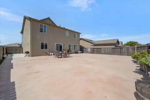Exterior - 841 White Oak Dr, Williams, CA 95987 photo 4 of 8