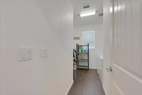 Entry Way - 841 White Oak Dr, Williams, CA 95987 photo 3 of 4