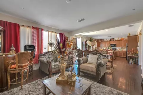 Living - 841 White Oak Dr, Williams, CA 95987 photo 2 of 5
