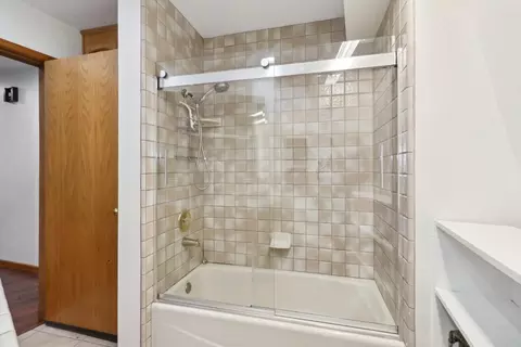 Bath - 4053 Crabtree Ct, Carmichael, CA 95608 photo 3 of 4