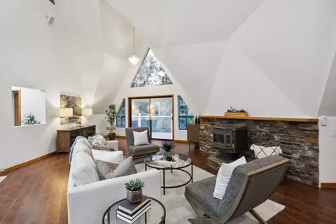 Living - 4053 Crabtree Ct, Carmichael, CA 95608 photo 1 of 5