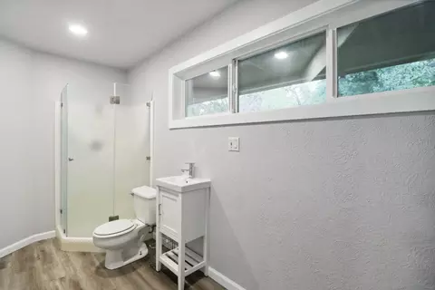 Bath - 4053 Crabtree Ct, Carmichael, CA 95608 photo 4 of 4