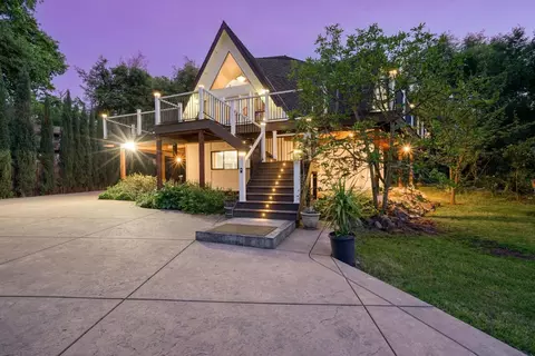 Exterior - 4053 Crabtree Ct, Carmichael, CA 95608 photo 2 of 9
