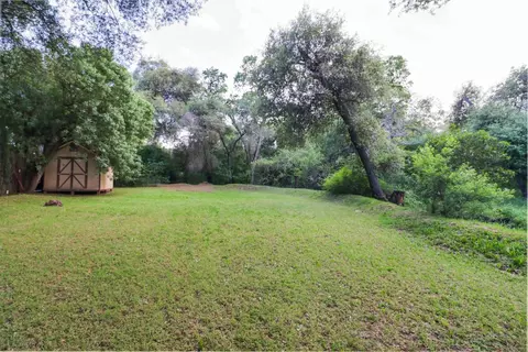 Exterior - 4053 Crabtree Ct, Carmichael, CA 95608 photo 7 of 9