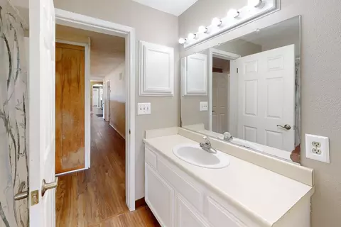 Bath - 354 Chatfield Ave, Biggs, CA 95917 photo 4 of 6