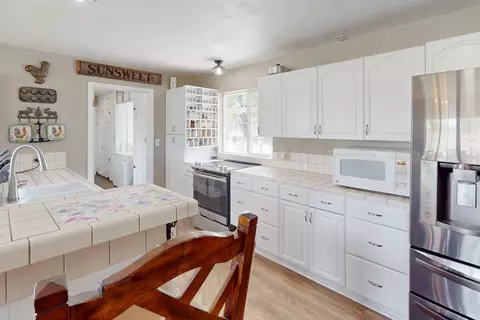 Kitchen - 354 Chatfield Ave, Biggs, CA 95917 photo 5 of 8