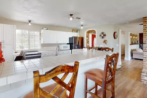 Kitchen - 354 Chatfield Ave, Biggs, CA 95917 photo 4 of 8
