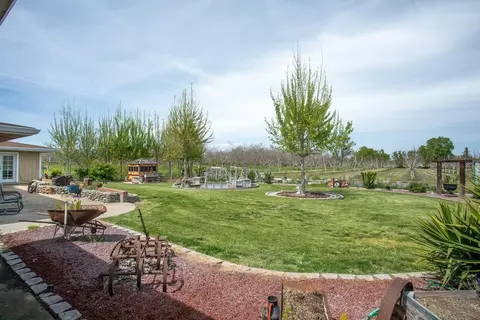Exterior - 354 Chatfield Ave, Biggs, CA 95917 photo 7 of 27