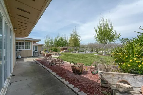 Exterior - 354 Chatfield Ave, Biggs, CA 95917 photo 11 of 27