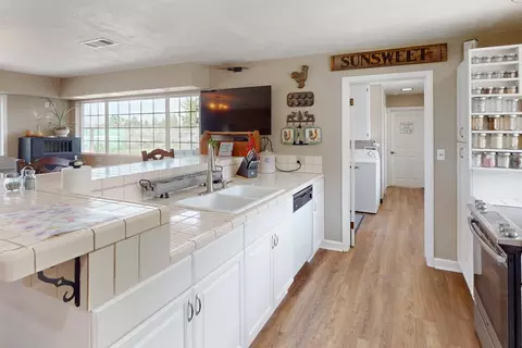 Kitchen - 354 Chatfield Ave, Biggs, CA 95917 photo 8 of 8