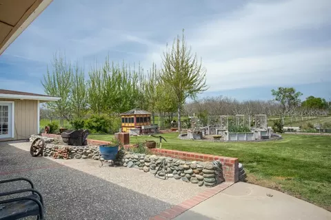 Exterior - 354 Chatfield Ave, Biggs, CA 95917 photo 10 of 27