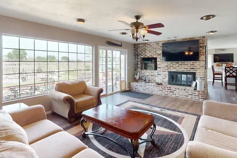 Exterior - 354 Chatfield Ave, Biggs, CA 95917 photo 6 of 27