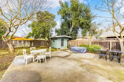 Exterior - 617 N St, Davis, CA 95616 photo 4 of 5