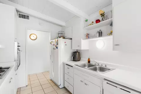 Kitchen - 617 N St, Davis, CA 95616 photo 2 of 3