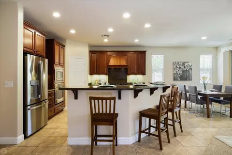 Kitchen - 2336 Pepper Tree Ln, Manteca, CA 95336 photo 2 of 7