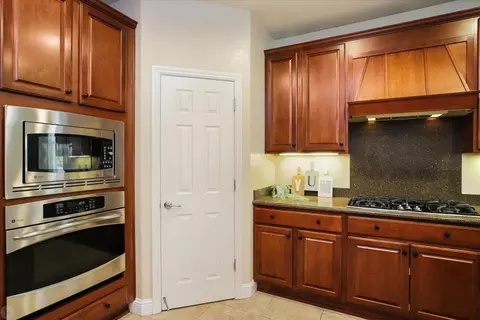 Kitchen - 2336 Pepper Tree Ln, Manteca, CA 95336 photo 6 of 7