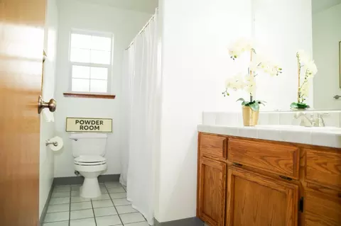 Bath - 802 Hartwick Ave, Turlock, CA 95382 photo 2 of 7