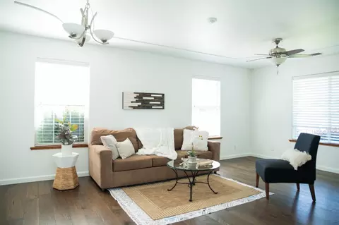 Living - 802 Hartwick Ave, Turlock, CA 95382 photo 3 of 8