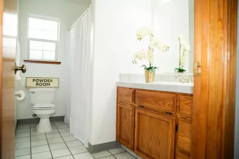 Bath - 802 Hartwick Ave, Turlock, CA 95382 photo 3 of 7