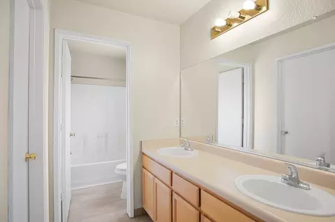 Bath - 362 Edan Ct, Merced, CA 95341 photo 2 of 2