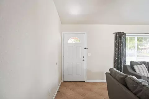 Entry Way - 362 Edan Ct, Merced, CA 95341 photo 1 of 2