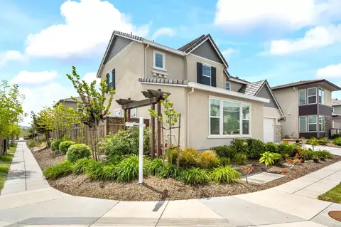 Exterior - 96 E Stefano Ave, Mountain House, CA 95391 photo 7 of 15
