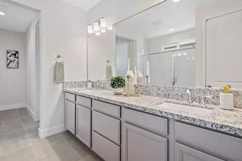 Bath - 96 E Stefano Ave, Mountain House, CA 95391 photo 4 of 6