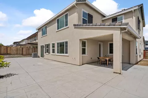 Exterior - 96 E Stefano Ave, Mountain House, CA 95391 photo 11 of 15