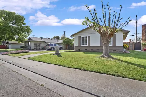 706 E Robinhood Dr, Stockton, CA 95207
