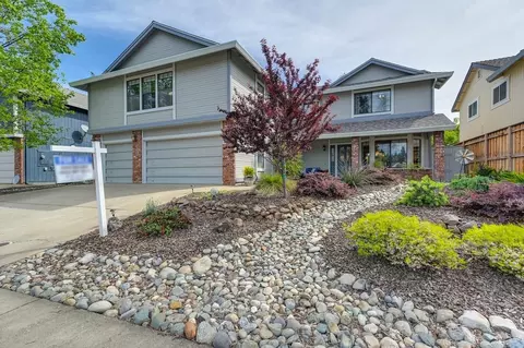 1332 Kingswood Dr, Roseville, CA 95678