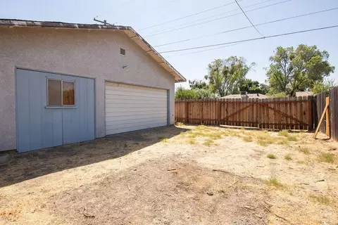 Exterior - 2218 Lambert St, Modesto, CA 95354 photo 6 of 8