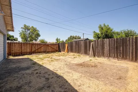 Exterior - 2218 Lambert St, Modesto, CA 95354 photo 7 of 8