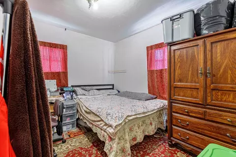 Bedroom - 122 Pine St, Modesto, CA 95351 photo 1 of 3