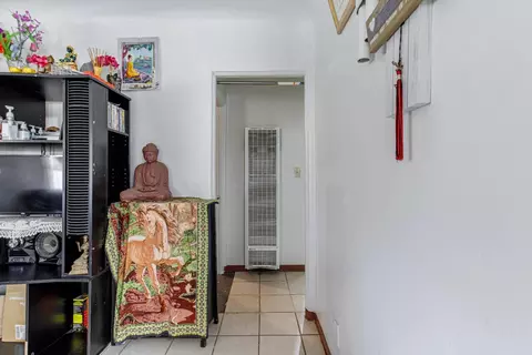 Entry Way - 122 Pine St, Modesto, CA 95351 photo 1 of 1