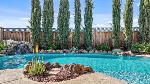 Exterior - 1338 Daisy Dr, Patterson, CA 95363 photo 11 of 17