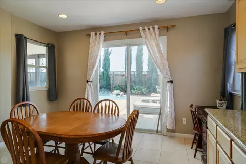 Dining - 1338 Daisy Dr, Patterson, CA 95363 photo 2 of 5