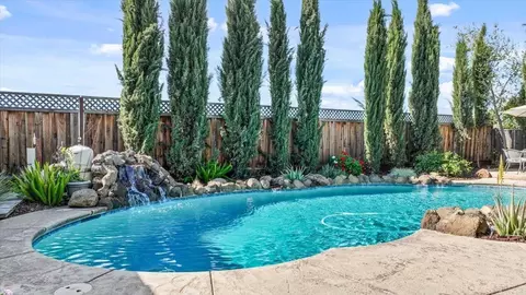 Exterior - 1338 Daisy Dr, Patterson, CA 95363 photo 12 of 17