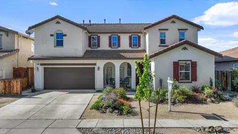 Exterior - 1338 Daisy Dr, Patterson, CA 95363 photo 2 of 17
